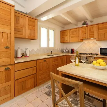 Villa Enga: With Pool, In Front Of The Sea And In The Middle Of Wineyards *